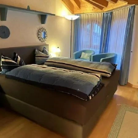 Chateau 43s Attique Apartment *